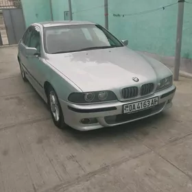 BMW E39 2000