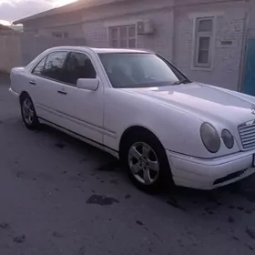 Mercedes-Benz E320 1999