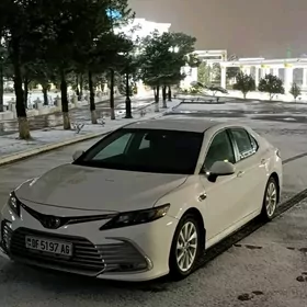 Toyota Camry 2021