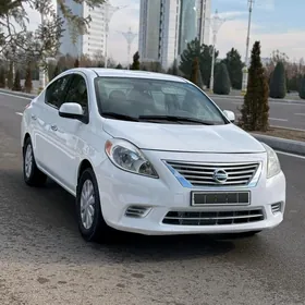 Nissan Versa 2012