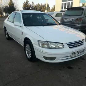 Toyota Camry 2000