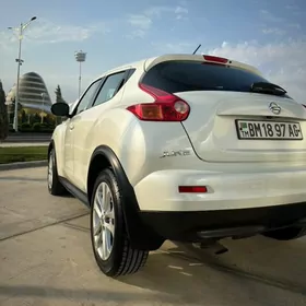 Nissan JUKE 2011