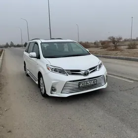 Toyota Sienna 2017