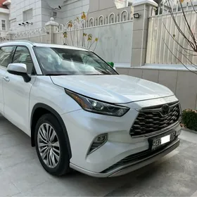 Toyota Highlander 2021