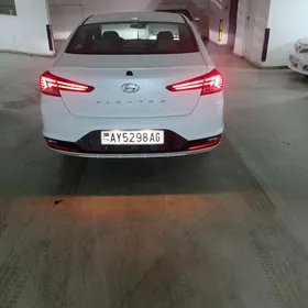 Hyundai Elantra 2019