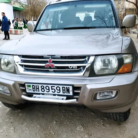 Mitsubishi Pajero 2002