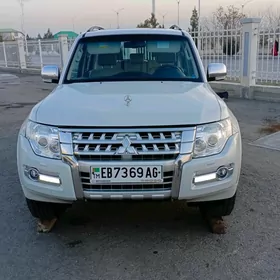 Mitsubishi Pajero 2016