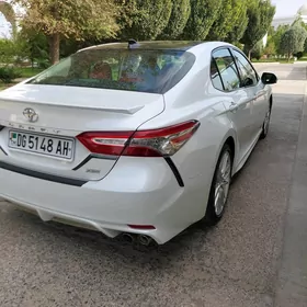 Toyota Camry 2019