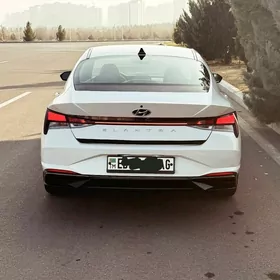 Hyundai Elantra 2021