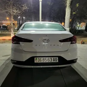 Hyundai Elantra 2020