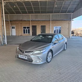 Toyota Camry 2019