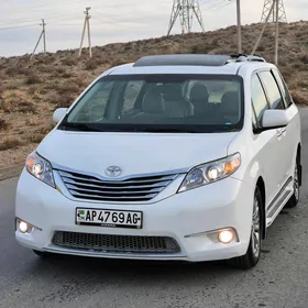 Toyota Sienna 2010