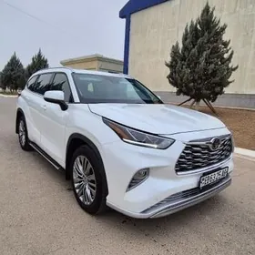 Toyota Highlander 2022