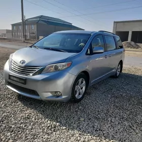 Toyota Sienna 2012