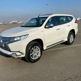 Mitsubishi Pajero 2019