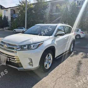 Toyota Highlander 2019