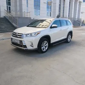 Toyota Highlander 2020