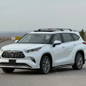 Toyota Highlander 2021