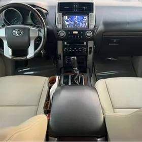 Toyota Land Cruiser Prado 2011