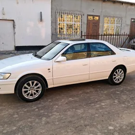 Toyota Camry 2000