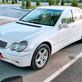 Mercedes-Benz C320 2004