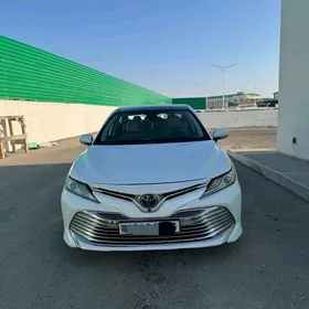 Toyota Camry 2018