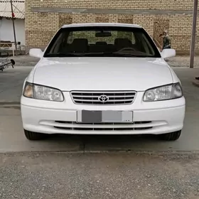 Toyota Camry 2000