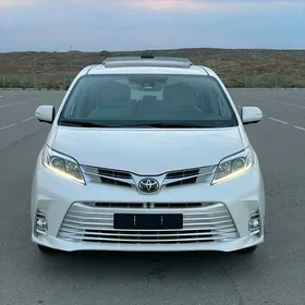 Toyota Sienna 2019