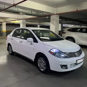 Nissan Versa 2010