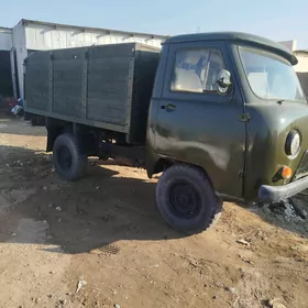 UAZ Profi 1985