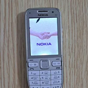 NOKIA  E52