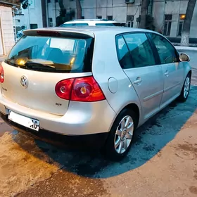 Volkswagen Golf 2004