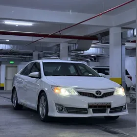 Toyota Camry 2012