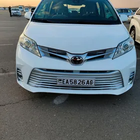 Toyota Sienna 2020