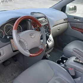 Toyota Sienna 2004