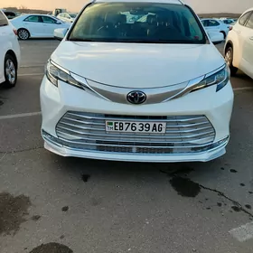 Toyota Sienna 2021