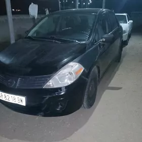 Nissan Versa 2011