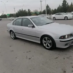 BMW E39 2000