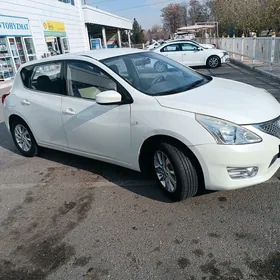 Nissan Tiida 2013