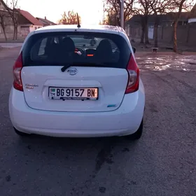 Nissan Versa 2016