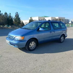 Toyota Sienna 2002