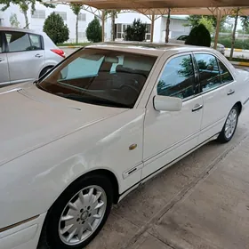 Mercedes-Benz E320 1998