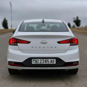 Hyundai Elantra 2019