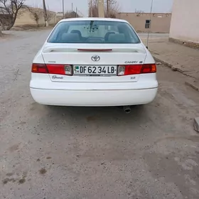 Toyota Camry 2001