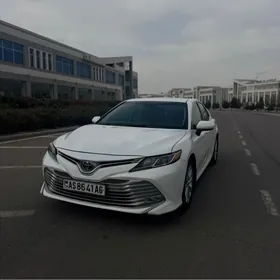 Toyota Camry 2018