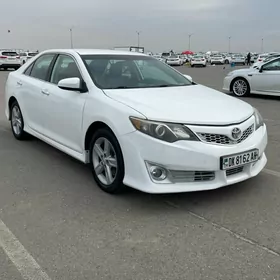 Toyota Camry 2012