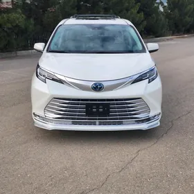 Toyota Sienna 2021