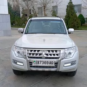 Mitsubishi Pajero 2016