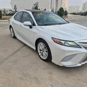 Toyota Camry 2018