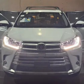 Toyota Highlander 2019